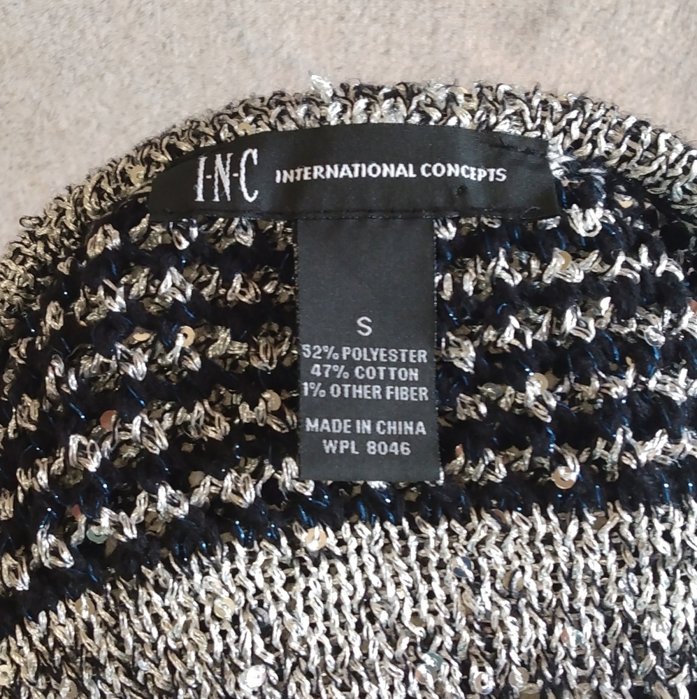 Sweater - Picture 4 of 4